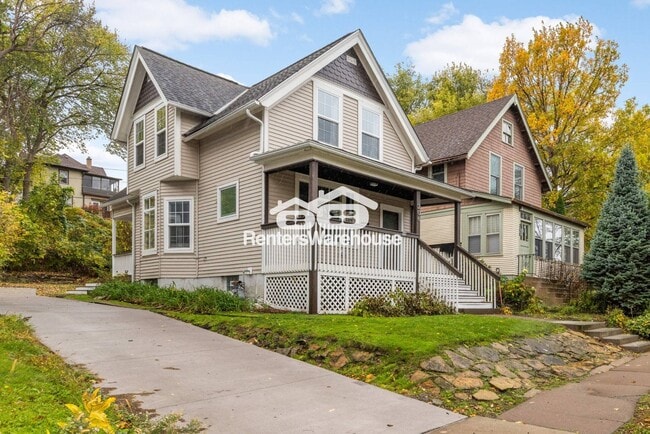 Photo - 206 Robie St E