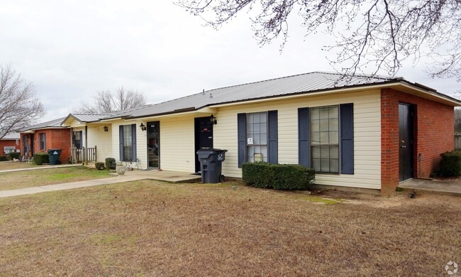 Building Photo - 1 Rosewood Ln Rental