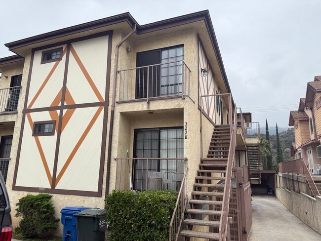 Building Photo - 3228 Honolulu Ave Rental