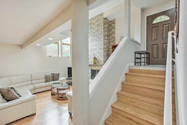 Photo - 5922 159th Ct NE Casa