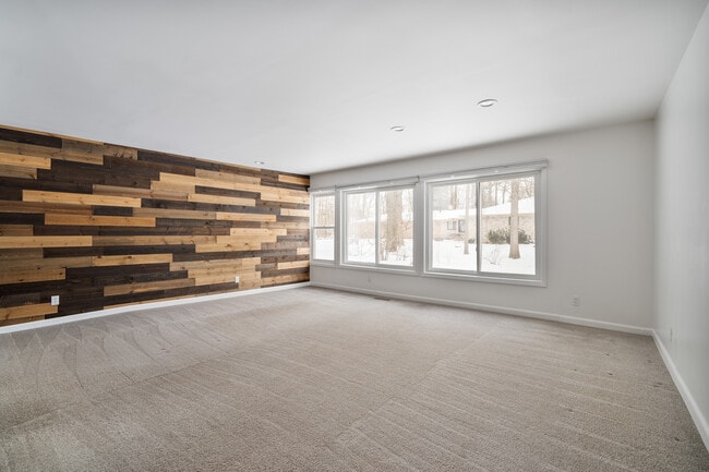 Photo - 41831 Glen Arbor St