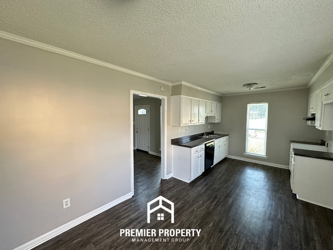 Photo - Charming 3BR/2BA Near Southwind | High Vaulted Ceilings, Hardwood Floors & Fireplace