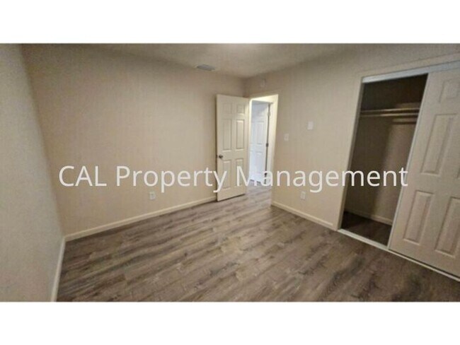 Single level 2 bedroom 1 bath apartment wi... - Single level 2 bedroom 1 bath apartment wi...