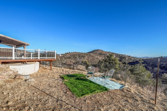 Photo - 1520 Willow Way