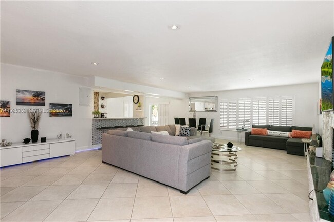 Photo - 1900 N Victoria Park Rd