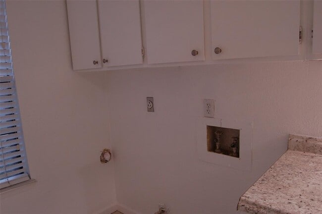 Photo - 1428 W Braker Ln