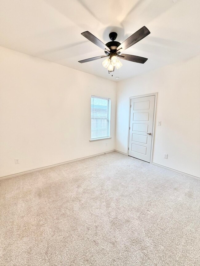 Photo - 5401 Lamont Ave