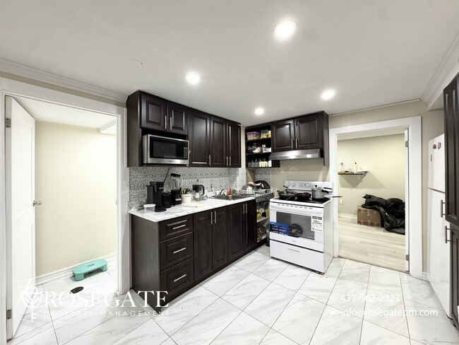 Photo - All-Inclusive 2-Bedroom Basement Apartment with 2 Parking Spaces – Mississauga Unité 2