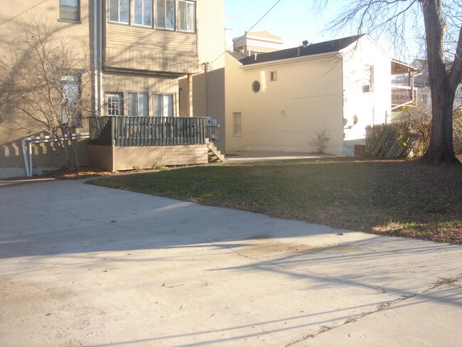 Photo - 227 E High St