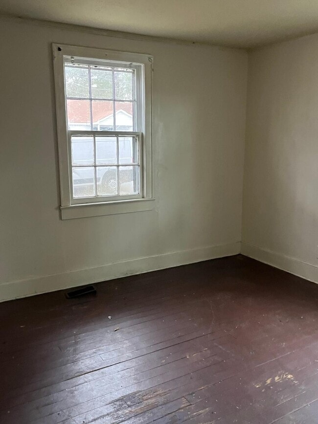 Photo - 808 Jaycee Terrace