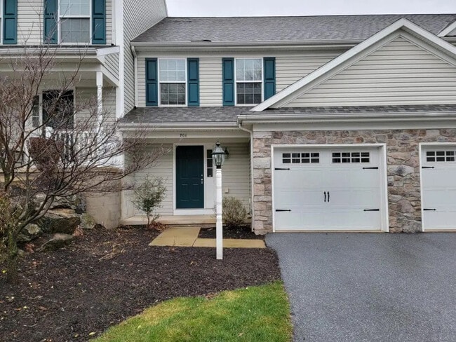 Building Photo - 701 Winding Ln