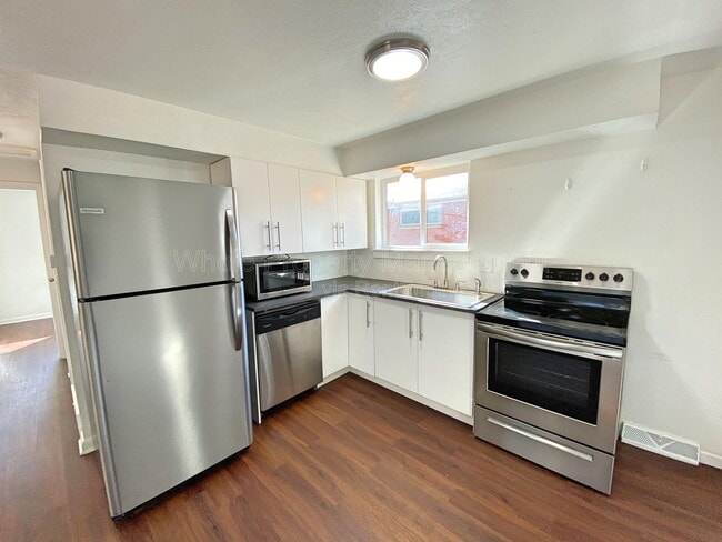 Photo - 2829 W Park Pl