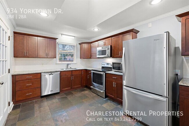 Photo - 934 Yorktown Dr