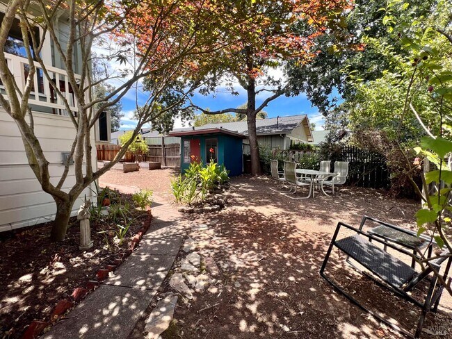 Photo - 310 Boyce St