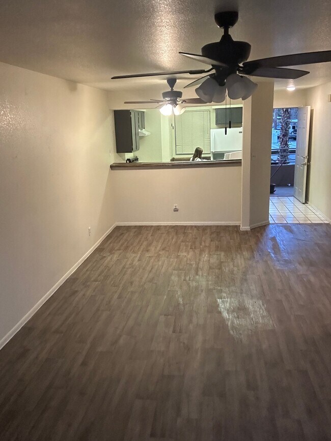 2044 Mesquite Ln Unidad M203