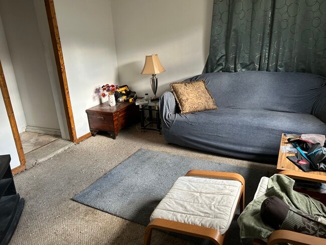 SALA DE ESTAR - 513 4th St Unidad A