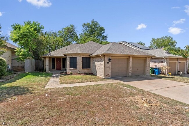 Photo - 2302 Windrift Way