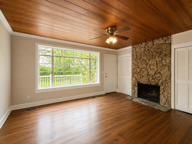 Building Photo - 3760 Kearney Ave