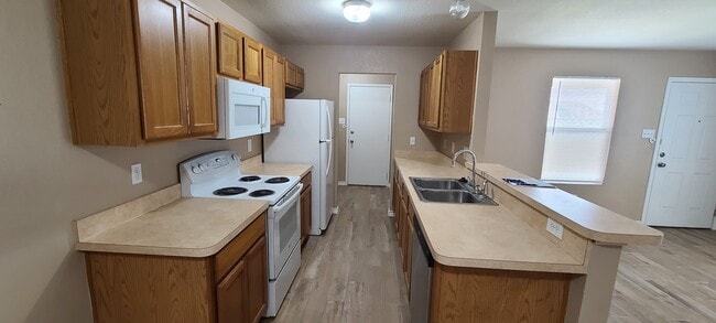 Photo - 8013 Julie Ave