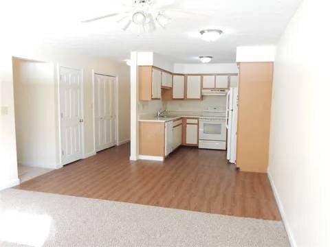 Photo - 1991 Bodwell Rd Unit 2