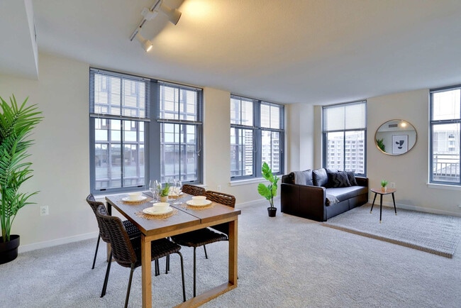 Photo - 550 14th St S Unit FL10-ID1022424P