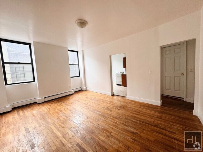 Building Photo - Broadway Unit 3F Rental