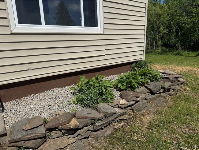 Photo - 6637 Dix Rd