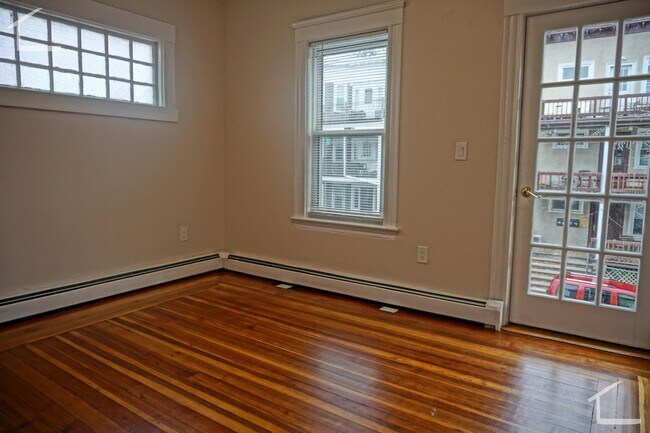 12 Chester St Unit 1