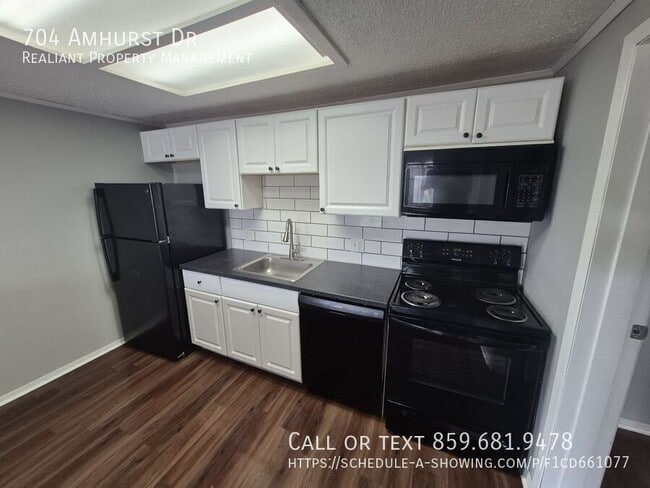 Photo - 704 Amhurst Dr