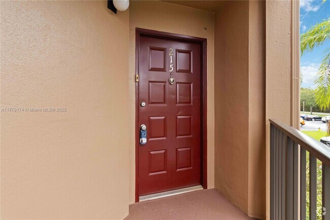 Building Photo - 300 SW 130th Terrace Unit 215B Rental