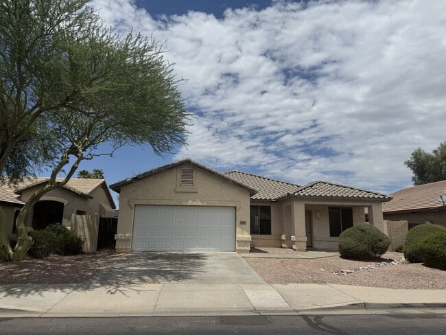 Building Photo - Large-4 bedrooms plus Den in Mesa Rental