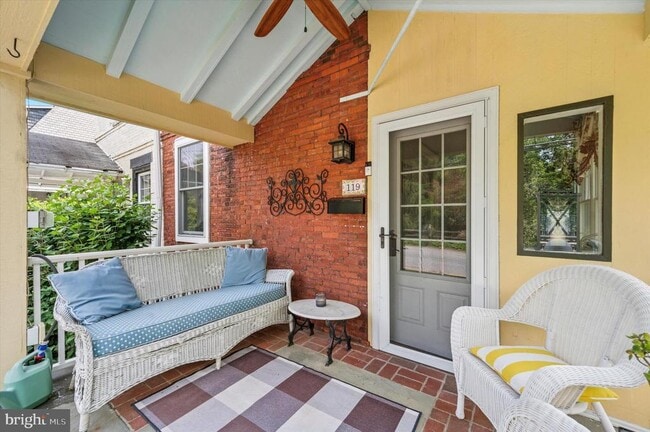 Building Photo - 119 Francis Ave