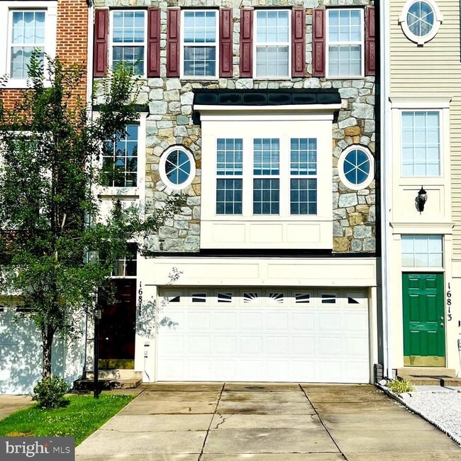 Photo - 16811 Sweeney Ln Casa Adosada
