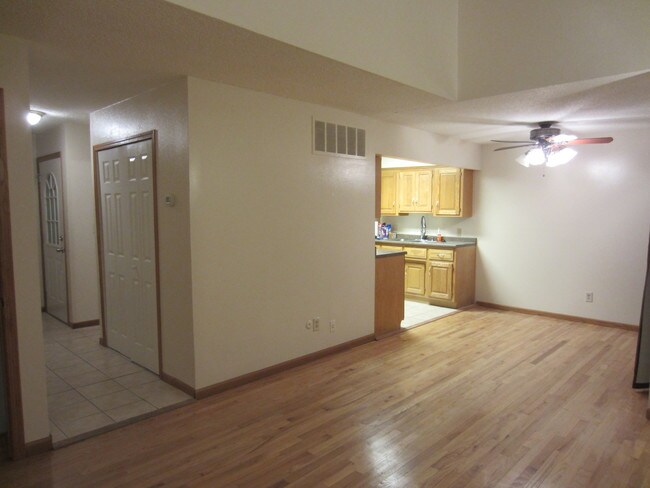 Photo - 255 N Michigan St Unidad 107