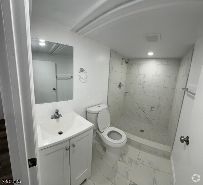 Building Photo - 74 Eaton Pl Rental
