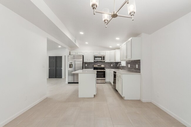 Building Photo - 2110 N Highland Ave Rental