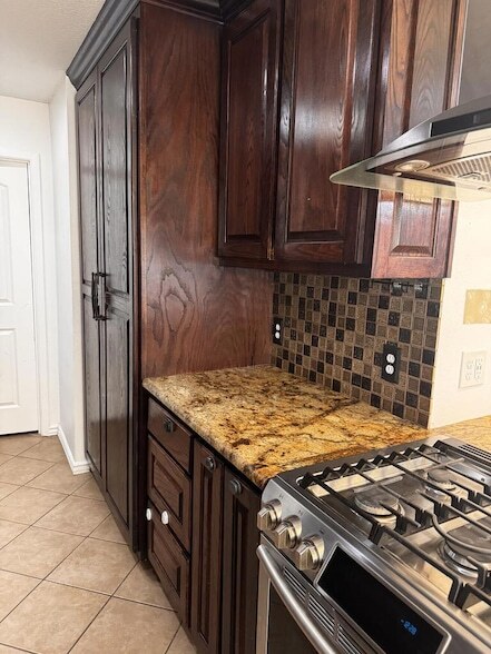 403 Crenshaw Dr