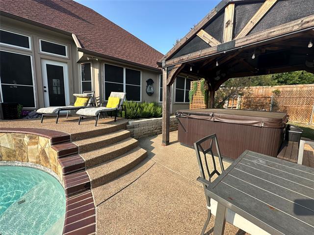 Photo - 198 Radecke Rd