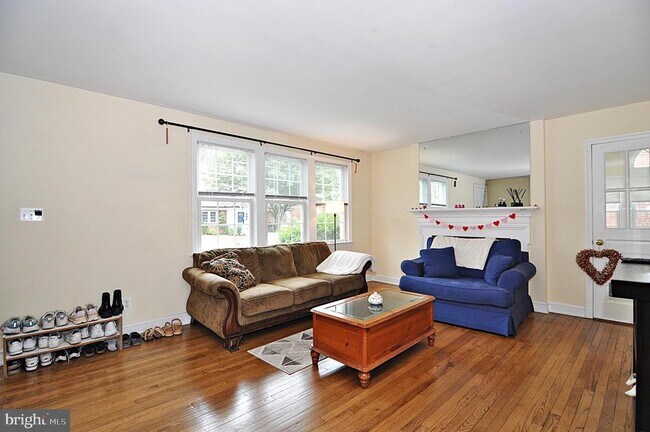 Photo - 2124 N Troy St