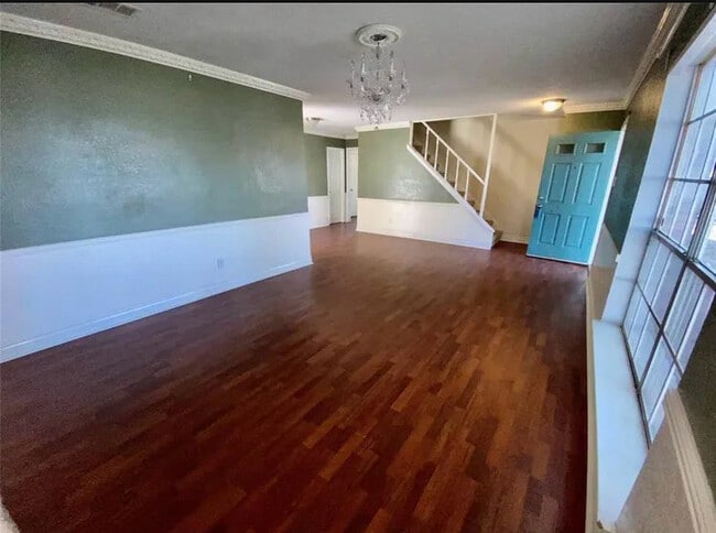 Building Photo - 2204 Foxcroft Ln