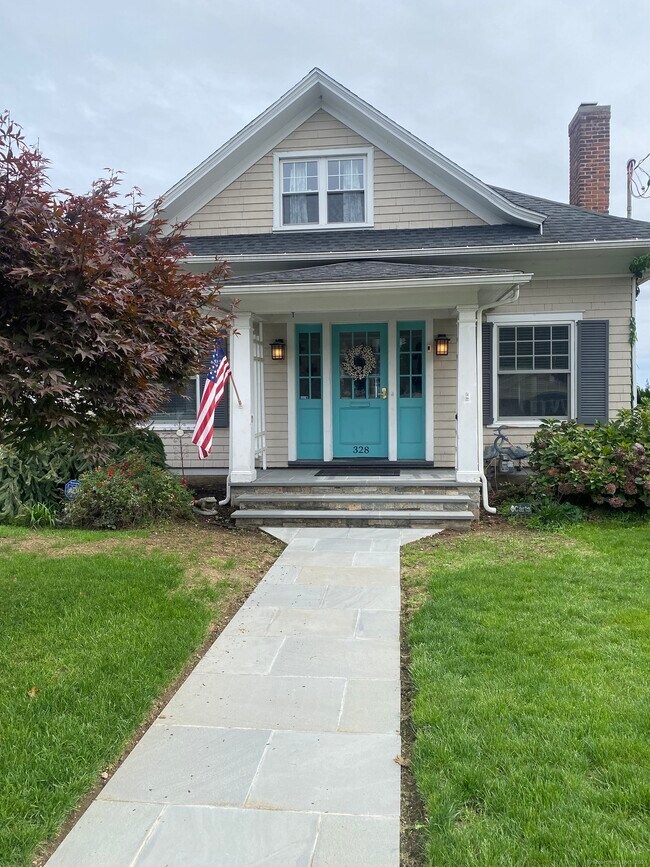 328 Housatonic Ave House House Rental in Stratford, CT