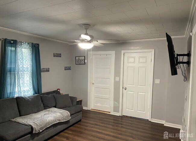 Photo - 305 Oak Tree Ave Apartment