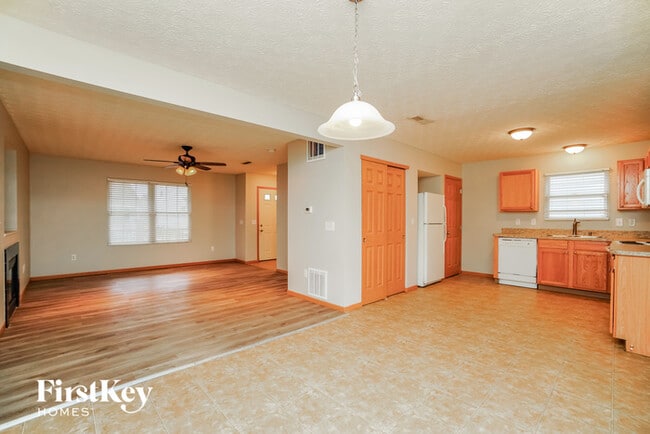 Photo - 2014 Dumont St