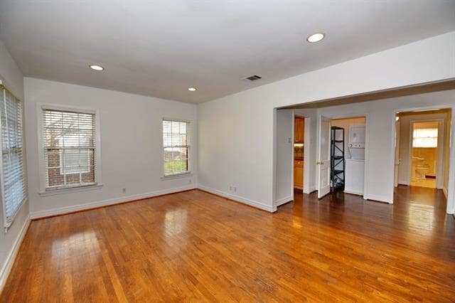 Photo - 6214 Winton St