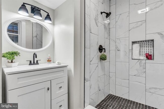 Photo - 254 W Philadelphia St