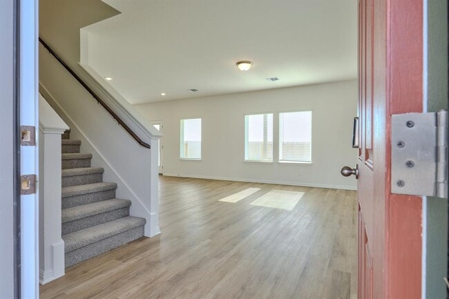 Photo - 129 Honey Bee Rd