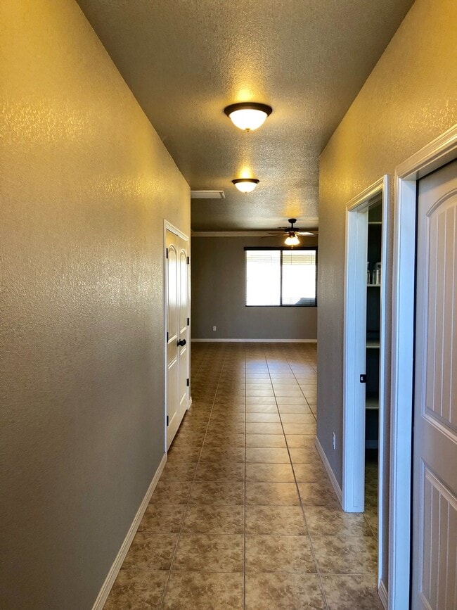 Photo - Spacious 4 Bedroom in Southern Vista Estates!