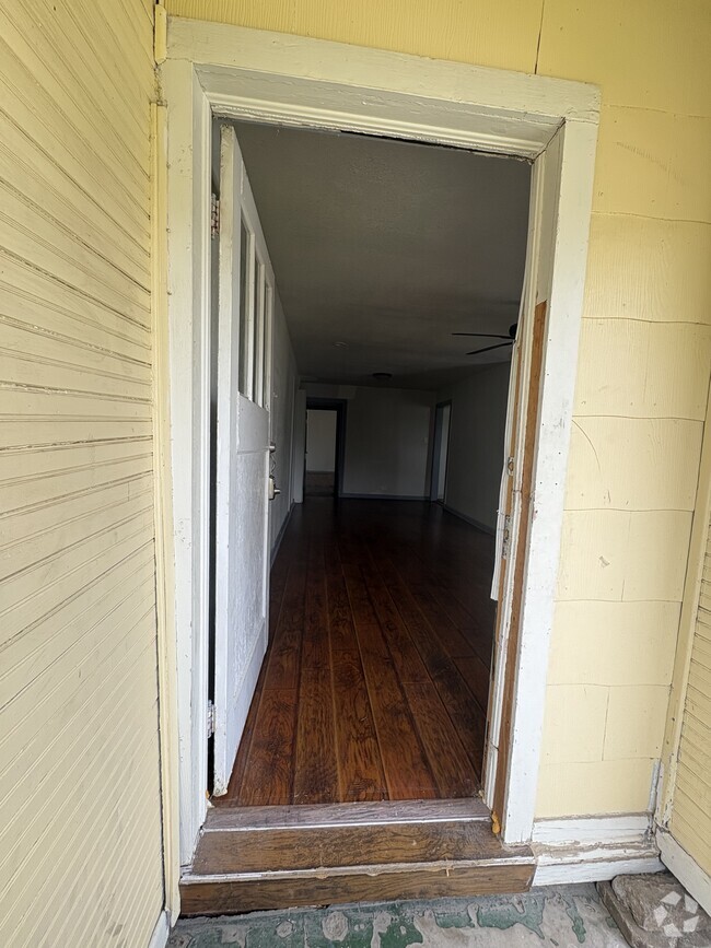Building Photo - 210 Claremont Ave Unit 210 Claremont Rental