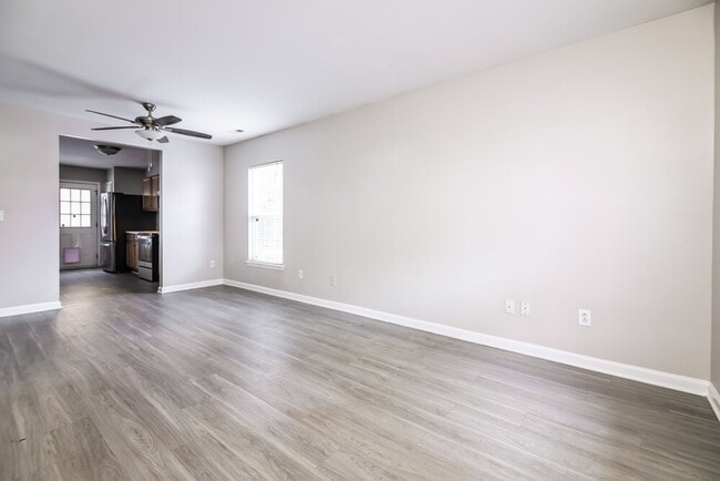 Photo - 621 Champion St