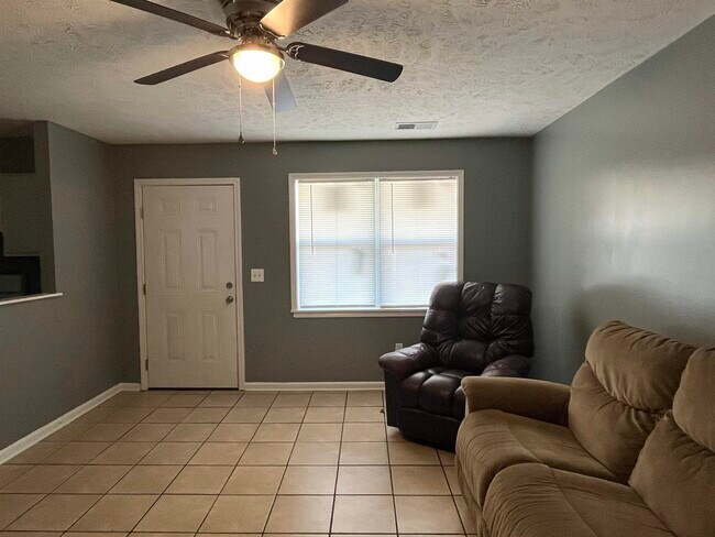 Photo - 514 Johnson St